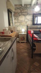 Old Stone Holiday Home