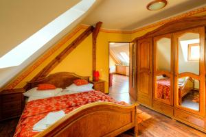 House of Dragons Apartments