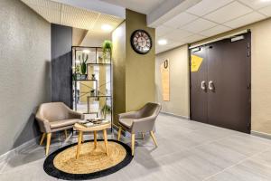 Hotels B&B HOTEL Narbonne 2 : photos des chambres