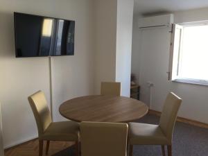 Petros Apartments Pag 
