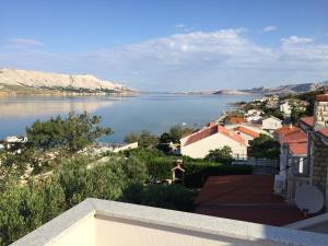 Petros Apartments Pag