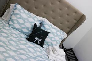 9BR-SLEEPS 19. Amazing Deal!!