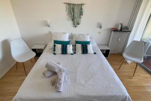 GALETS BLEUS by K6 Conciergerie Prestige