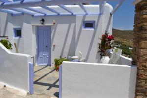 Ioanna Studios Tinos Greece