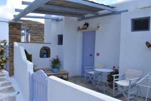 Ioanna Studios Tinos Greece