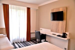 Hotels Kyriad Hotel Tours Centre : - 1 lit double + 1 lit simple 