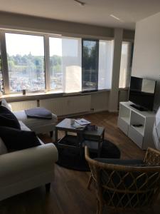 Apartment 6, OG 3