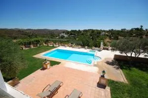 Rustic Villa Tavira with Mountain Views and Pool - 圣卡塔琳娜