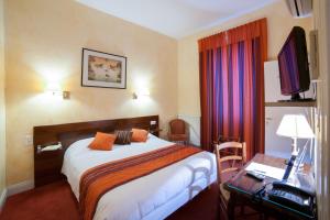 Hotels Hotel Les Tilleuls, Bourges : photos des chambres