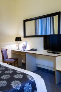 Hotels Hotel Les Tilleuls, Bourges : photos des chambres