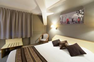 Hotels Hotel Les Tilleuls, Bourges : photos des chambres