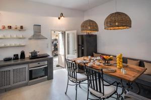 ROCK VILLAS COMPLEX - Private Luxe Top Retreat - Castle and Sea View