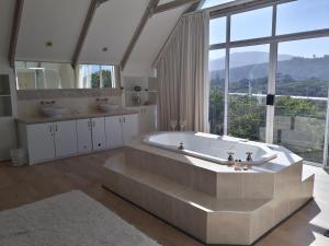 Whales Way Ocean Retreat