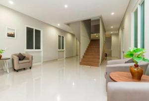 Home 899 Patal Senayan