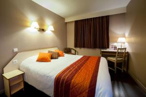 Hotels Hotel Les Tilleuls, Bourges : photos des chambres