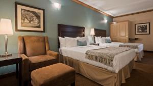 Queen Room with Two Queen Beds room in Best Western Plus Kamloops Hotel