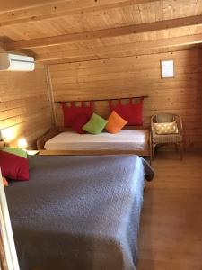 B&B / Chambres d'hotes Mas de la Pinede ex-Les Arbousiers : Chalet 1 Chambre