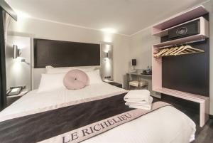 Hotels Hotel Boutique Richelieu, Lyon Gare Part-Dieu : Chambre Lit King-Size Supérieure avec Balcon - Non remboursable