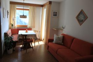 One-Bedroom Apartment room in Haus Tasser