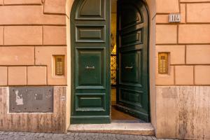 One-Bedroom Apartment room in Boschetto