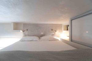 Paros Stylish central loft
