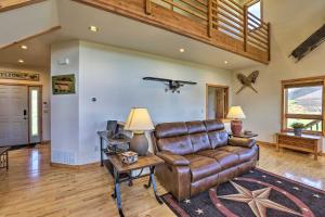 2 Mi to Granby Ranch: Granby Home w Hot Tub!