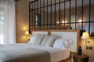 Deluxe Double Room with Balcony room in Boutique Hotel Mendi Argia