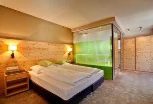 Standard Double Room with Balcony room in Hotel Bäckelar Wirt Superior