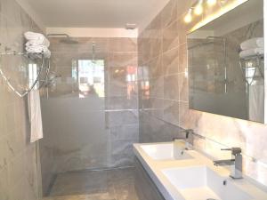 Maisons d'hotes Villa Carroubier : Suite Deluxe