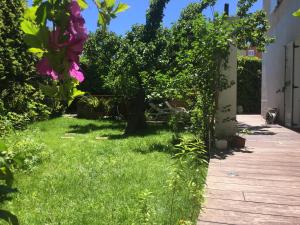 Villa 3 room garden pool parking 2 min beach by car