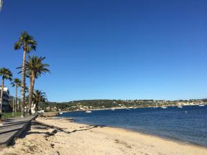 Appartements Bandol, vue panoramique sur la mer, la plage, le port : photos des chambres