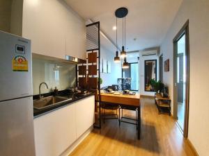 Modern loft room& Rooftop pool at Nimman 603NM