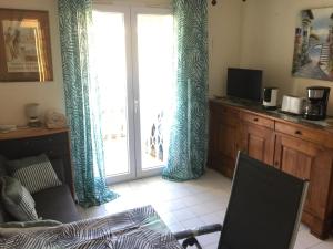 Appartements Appartement - Vue sur Mer Roches Bleues - 2RB38A : photos des chambres