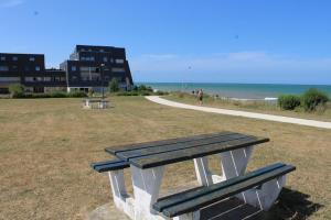 Appartements Beau Front de mer cosy acces direct plage St aubin sur mer : photos des chambres