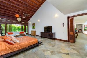 Unique Villa with Ocean and River Views - Staff & Golf Carts