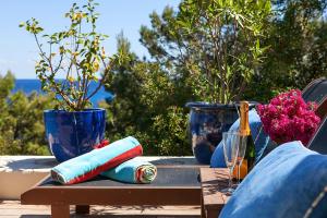 Front Line Sea Villa In Mallorca Up to 6 Guests