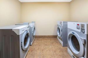 La Quinta by Wyndham Floresville