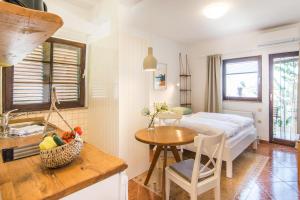 Studio with Sea View room in Apartments Makii