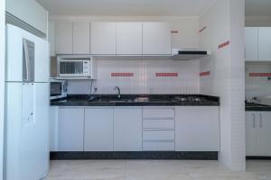 Aluguel Apartamento 2 quartos vista mar BombasSC