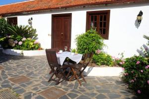 Charming Apartment in Los Silos, 80m² with Terrace