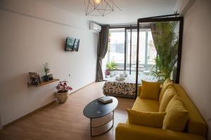 Mosaics aprtm in the historical center of Athens Ermou 18