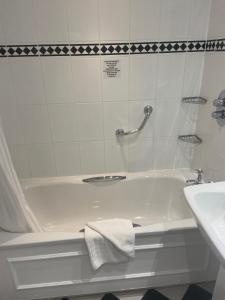 Classic Double room in Hatherley Manor Hotel & Spa