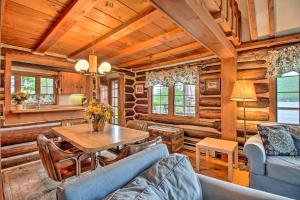 Waterfront Lake George Cabin Walk to Water