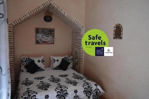 Double Room with Terrace room in Riad Bonheur