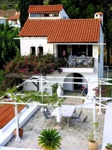 Spiti Galini, "Haus der Zufriedenheit" - Paralía Sergoúlas