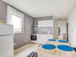 Lovely Apartment in Novalja near Seabeach