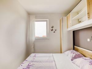 Lovely Apartment in Novalja near Seabeach