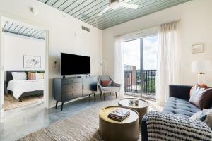 One-Bedroom Apartment room in Lodgeur at Mid Main Lofts