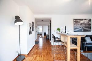 Penthouse mit Blick auf den Yachthafen