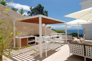 MODENA MARIS-heated pool-grill-relax-jacuzzi apartments 